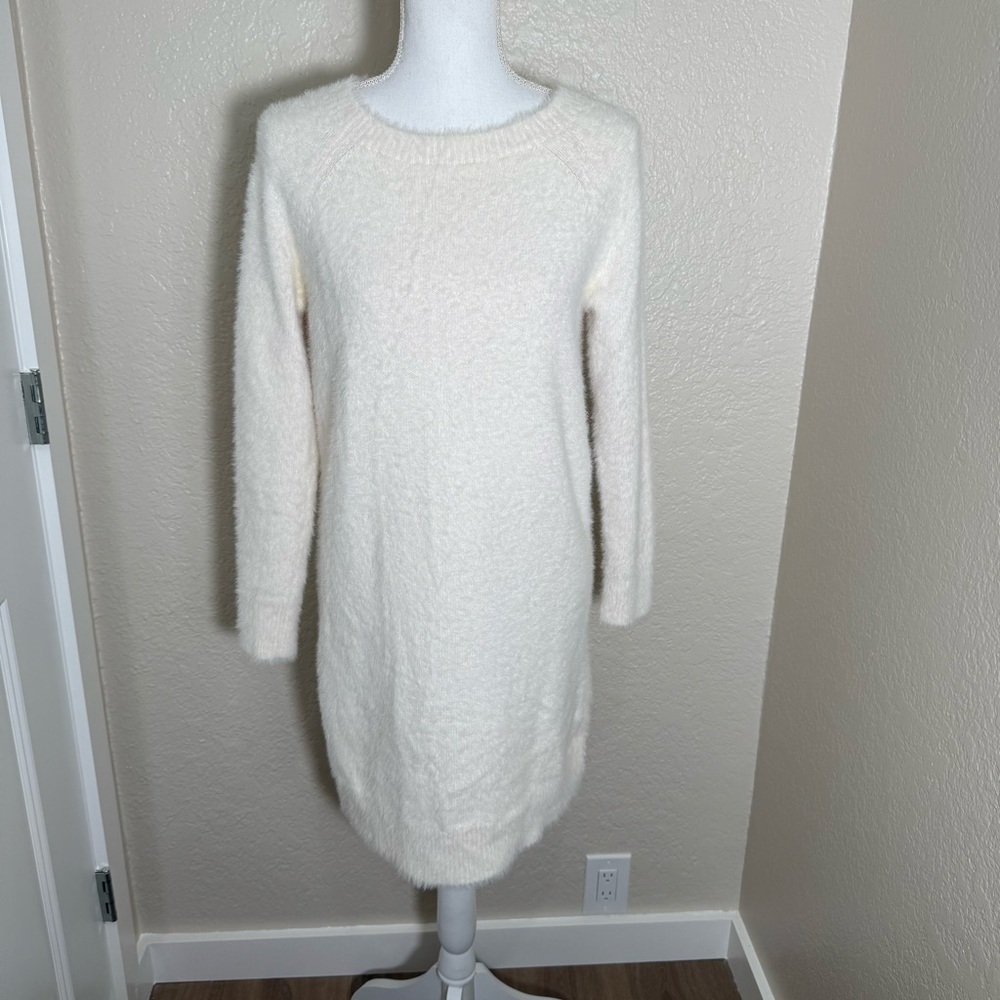 Lou & Grey Lashout Sweater Dress in Cream/Ivory Color Size XS Comfy Relaxed